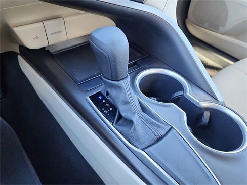 Used 2021 Toyota Camry LE w/ Convenience Package image 27