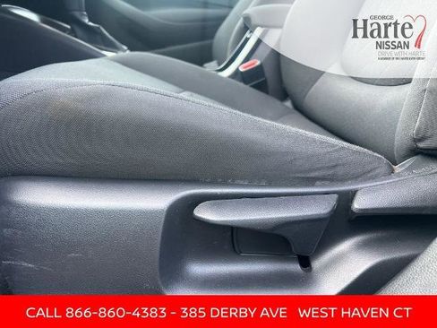 Used 2022 Toyota Corolla LE image 20