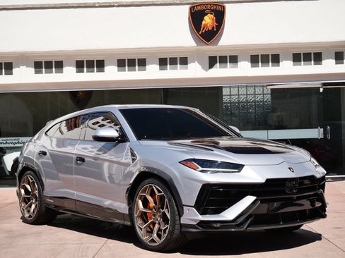 Used 2024 Lamborghini Urus Performante AWD/4WD image 1