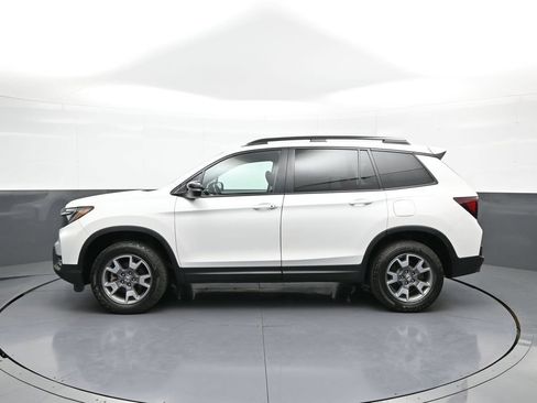 Certified 2023 Honda Passport TrailSport image 9
