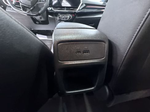 Used 2025 Chevrolet Trax RS w/ Sunroof Package image 37