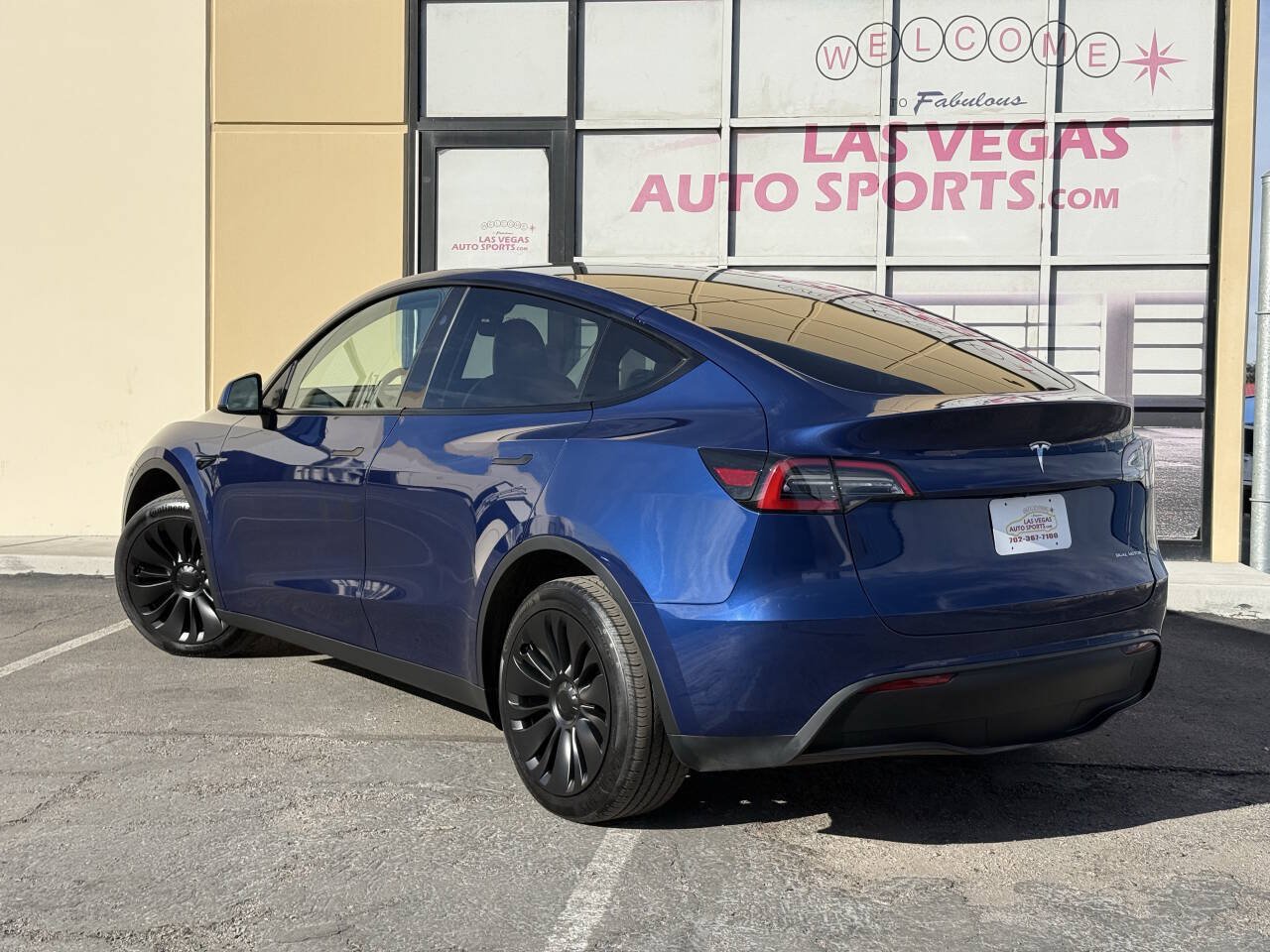 Used 2024 Tesla Model Y Long Range AWD/4WD image 9