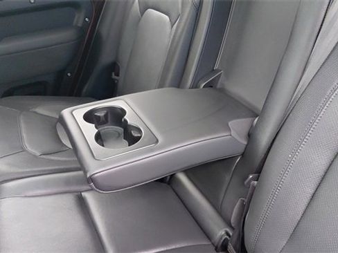 Used 2023 Land Rover Defender 130 X-Dynamic SE image 24