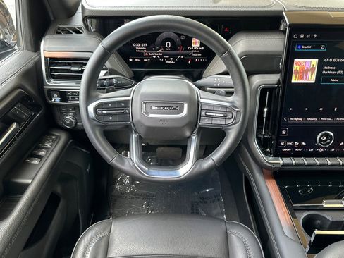 Certified 2025 GMC Yukon Denali image 15