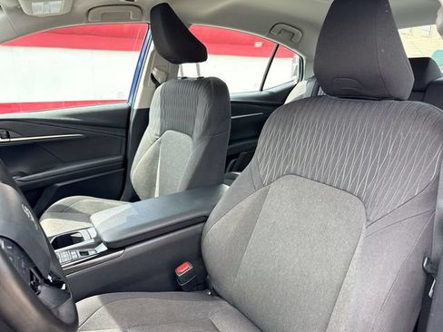 Used 2025 Toyota Camry LE FWD image 11