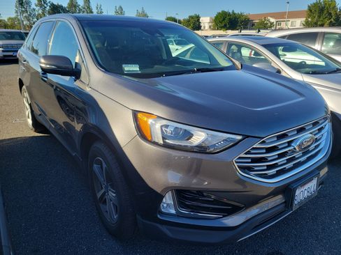 Used 2020 Ford Edge SEL w/ Convenience Package image 2