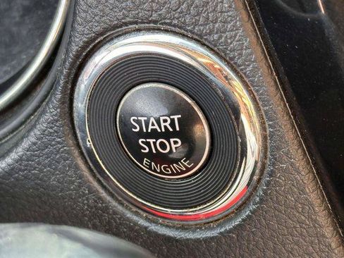 Used 2018 Nissan Rogue SV AWD/4WD image 26