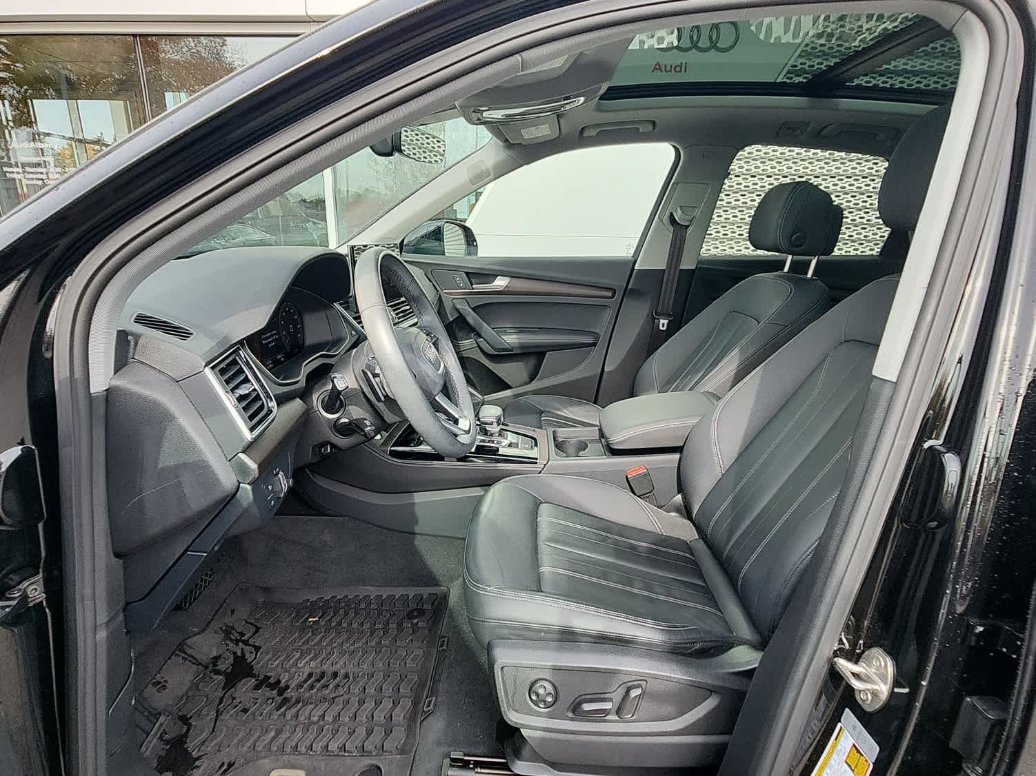 Used 2023 Audi Q5 2.0T Premium Plus w/ Premium Plus Package AWD/4WD image 4