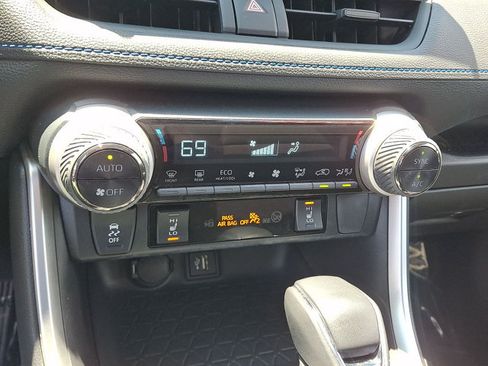 Certified 2024 Toyota RAV4 SE w/ Convenience Package AWD/4WD image 20