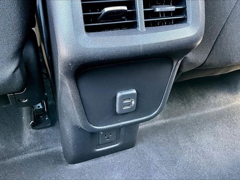 Used 2019 Chevrolet Equinox LT w/ Sun & Navigation Package FWD image 10