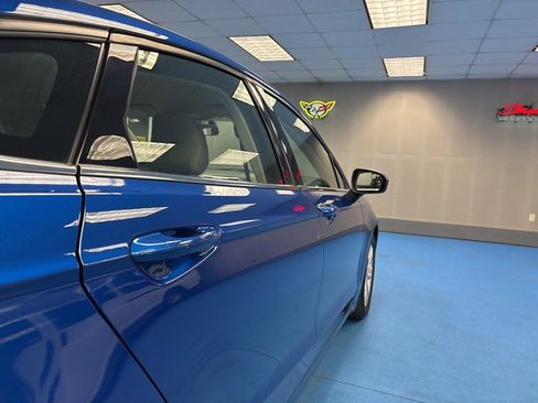 Used 2018 Ford Fusion SE w/ Fusion SE Technology Package image 6