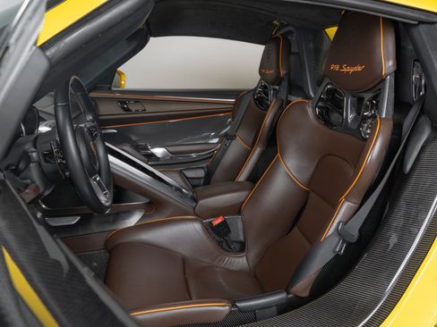 Used 2015 Porsche 918 Spyder AWD/4WD image 67