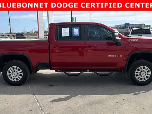 Used 2022 Chevrolet Silverado 2500 LT w/ Convenience Package image 4