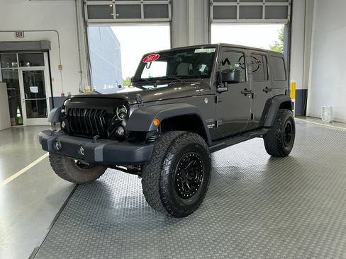 Used 2017 Jeep Wrangler Unlimited Sport w/ Quick Order Package 24S AWD/4WD image 2