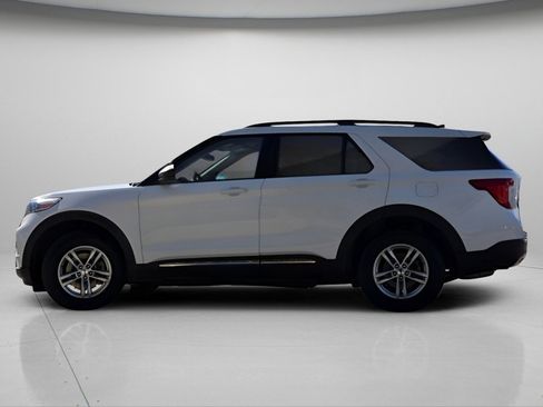 Used 2022 Ford Explorer XLT w/ Equipment Group 202A image 19