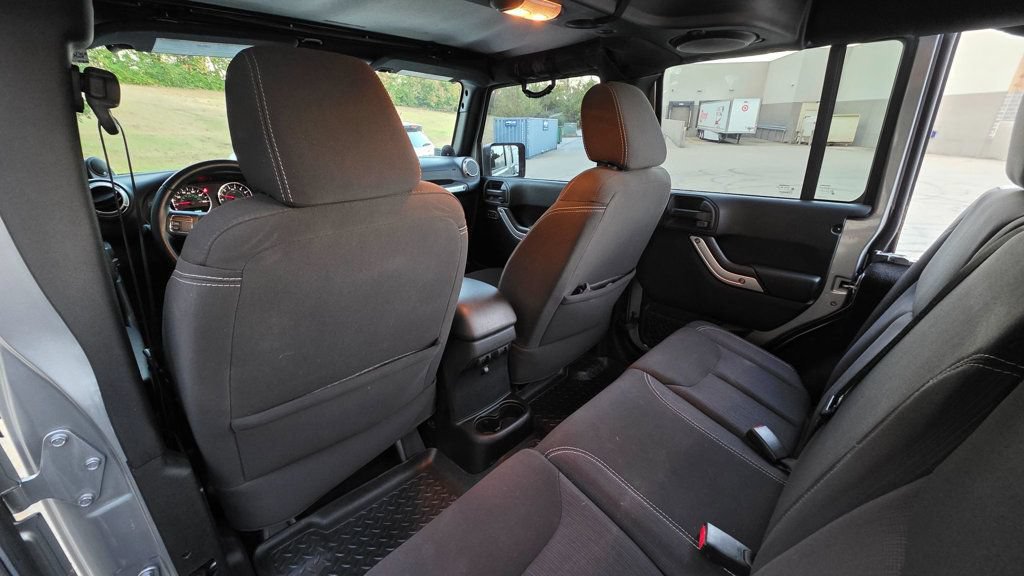 Used 2014 Jeep Wrangler Unlimited Sahara AWD/4WD image 33