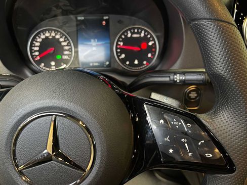 Used 2025 Mercedes-Benz Sprinter 2500 image 28