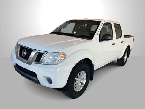 Used 2017 Nissan Frontier SV image 1