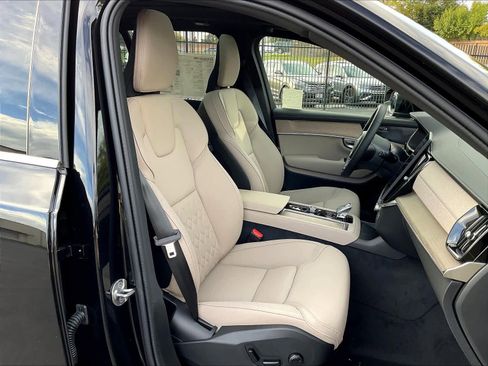 New 2026 Volvo XC90 B5 Plus w/ Protection Package AWD/4WD image 32
