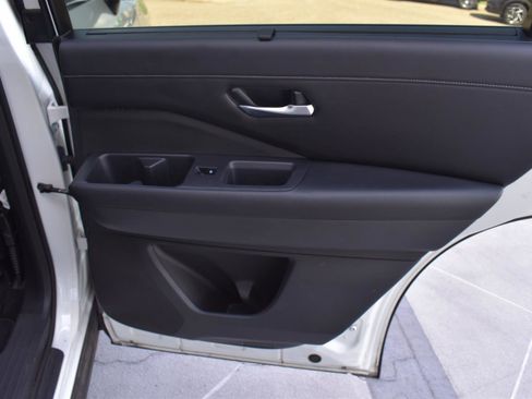 Used 2024 Nissan Pathfinder SL FWD image 63