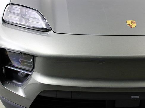 New 2025 Porsche Macan 4S Electric image 12