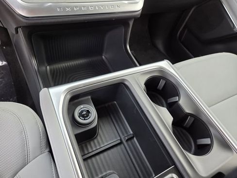 New 2026 Ford Expedition Max Platinum w/ Driver's Package image 9