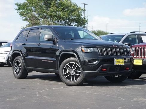 Used 2018 Jeep Grand Cherokee Trailhawk AWD/4WD image 2