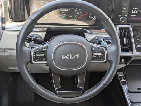 Used 2023 Kia Sorento EX image 13