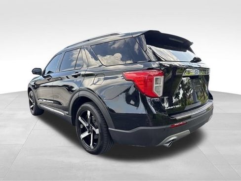 Used 2022 Ford Explorer Limited w/ Equipment Group 301A RWD image 7