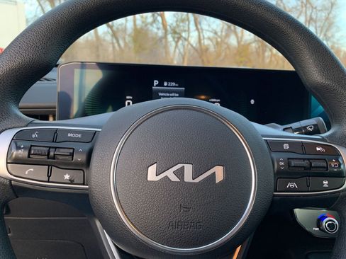 Used 2025 Kia K5 LXS image 27