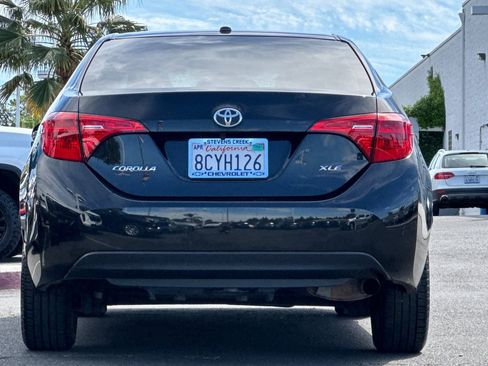 Used 2018 Toyota Corolla XLE image 6