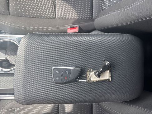 Used 2025 Chevrolet Equinox LT FWD image 21