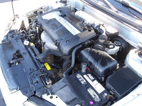 Used 2005 Hyundai Elantra GLS FWD image 18