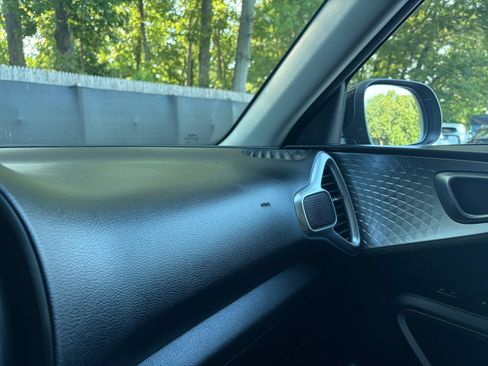 Used 2025 Kia Soul LX w/ LX Technology Package FWD image 33