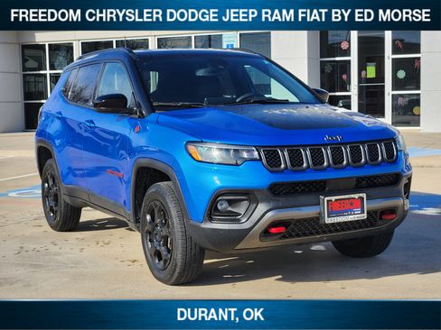 Used 2023 Jeep Compass Trailhawk image 2