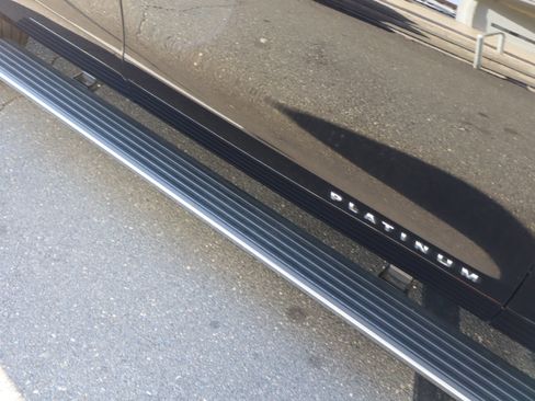 Used 2024 Ford Expedition Platinum image 12