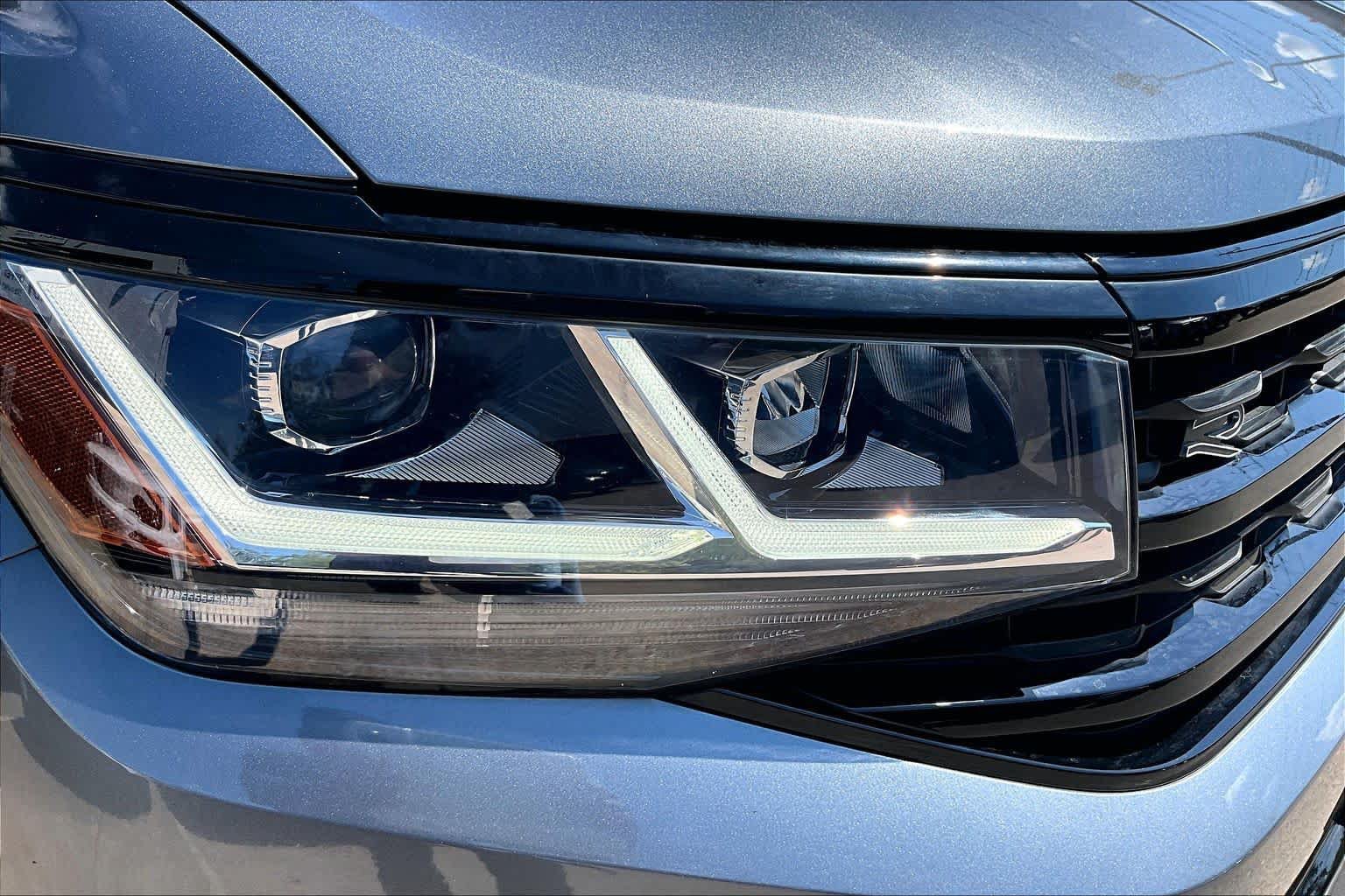 Used 2023 Volkswagen Atlas SEL R-Line AWD/4WD image 27