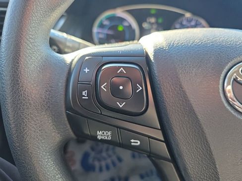 Used 2016 Toyota Camry LE image 23