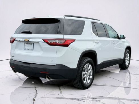 Used 2021 Chevrolet Traverse LT FWD image 2
