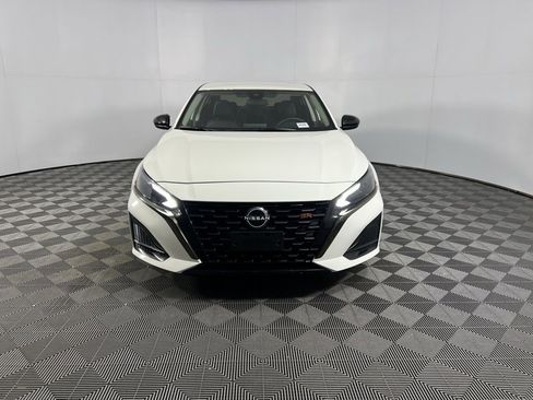 Used 2025 Nissan Altima 2.5 SR image 10