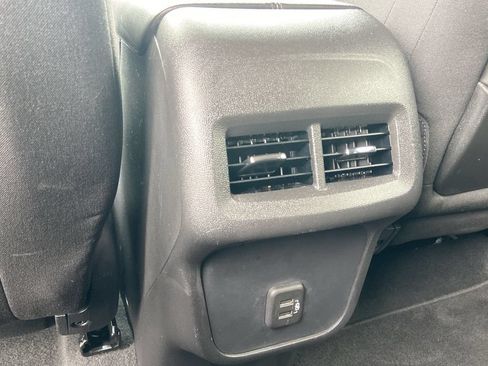 Used 2022 GMC Terrain SLE w/ Driver Convenience Package FWD image 16