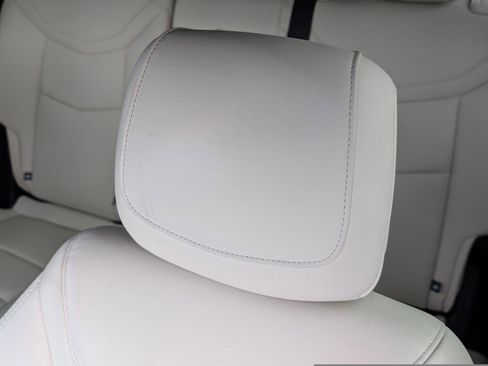 Certified 2025 Cadillac XT5 Sportv w/ Technology Package image 16