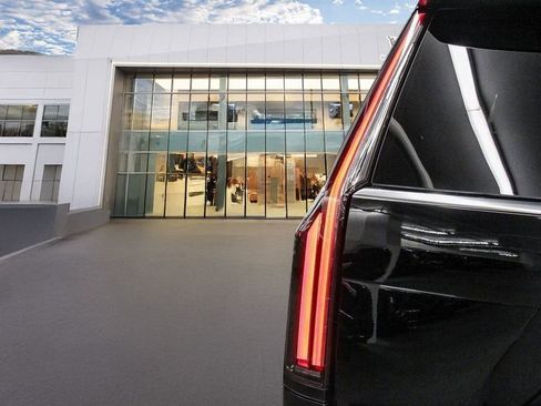New 2026 Cadillac Escalade Luxury image 9