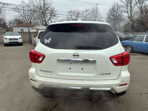 Used 2019 Nissan Pathfinder Platinum image 7