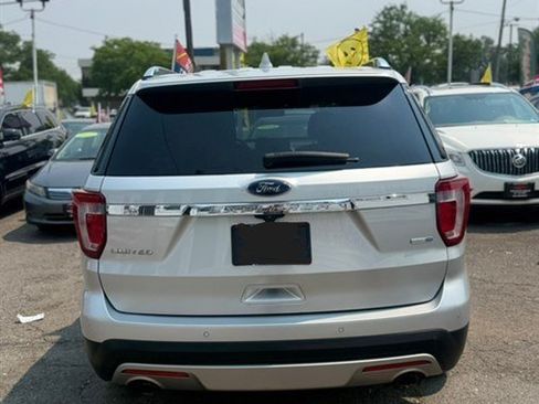 Used 2017 Ford Explorer Limited w/ Equipment Group 301A AWD/4WD image 9