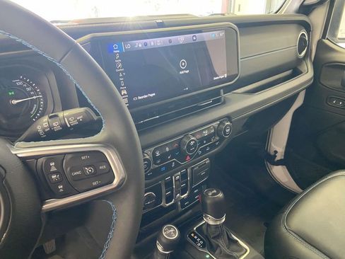 Used 2024 Jeep Wrangler High Altitude image 25