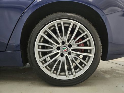 Used 2018 Alfa Romeo Giulia Ti w/ Quick Order Package 22X Lusso image 41