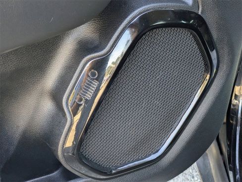 Used 2020 Jeep Renegade Altitude image 25