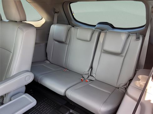 Certified 2019 Toyota Highlander Limited image 11