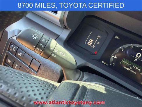 Certified 2025 Toyota Tacoma SR5 AWD/4WD image 37
